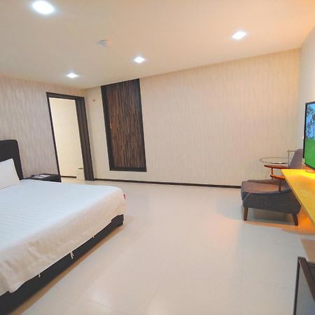 Hotel Rhangju Согвипхо Экстерьер фото