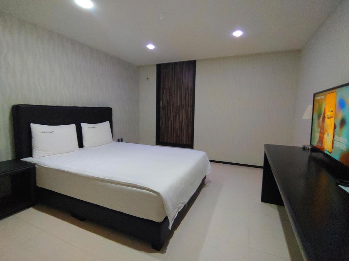 Hotel Rhangju Согвипхо Экстерьер фото