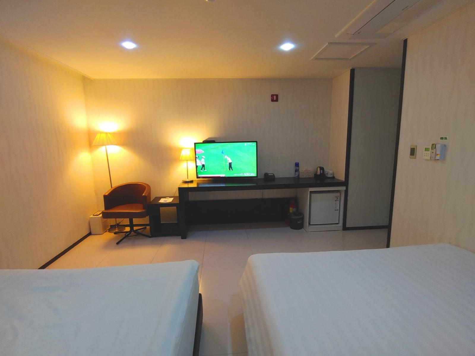 Hotel Rhangju Согвипхо Экстерьер фото