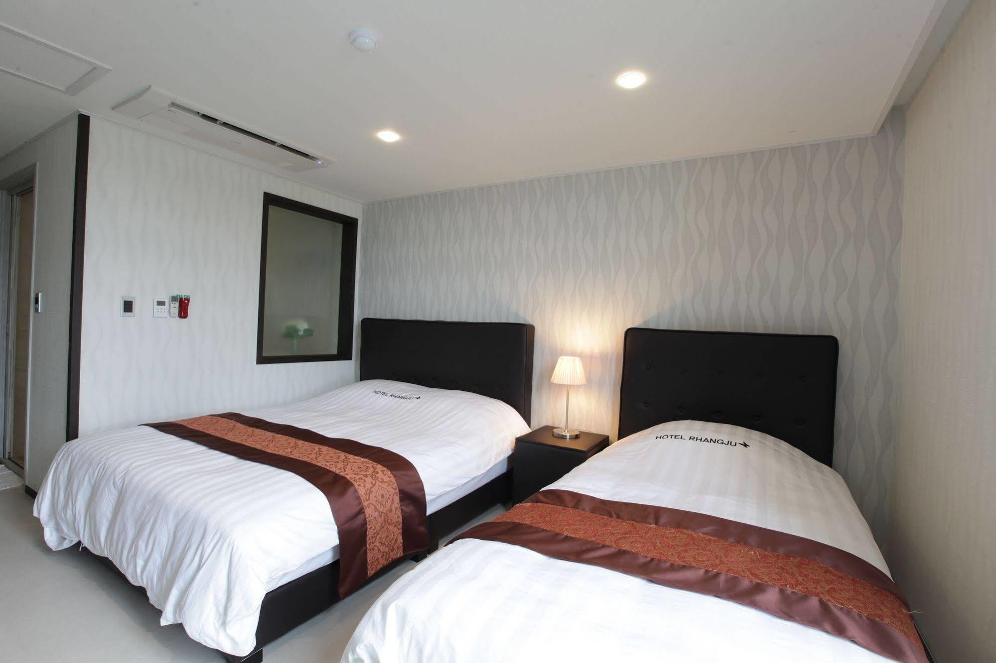 Hotel Rhangju Согвипхо Экстерьер фото