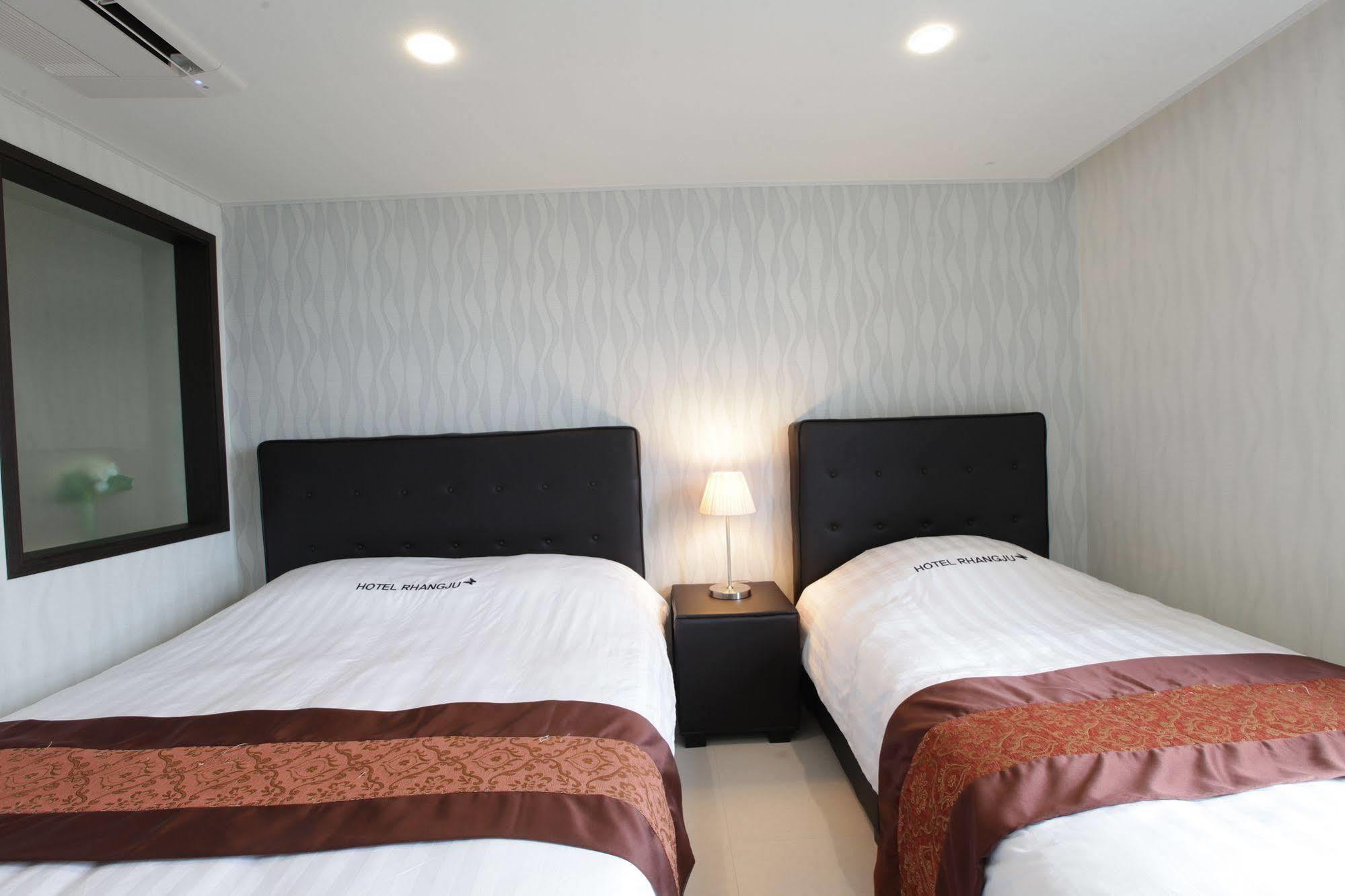 Hotel Rhangju Согвипхо Экстерьер фото